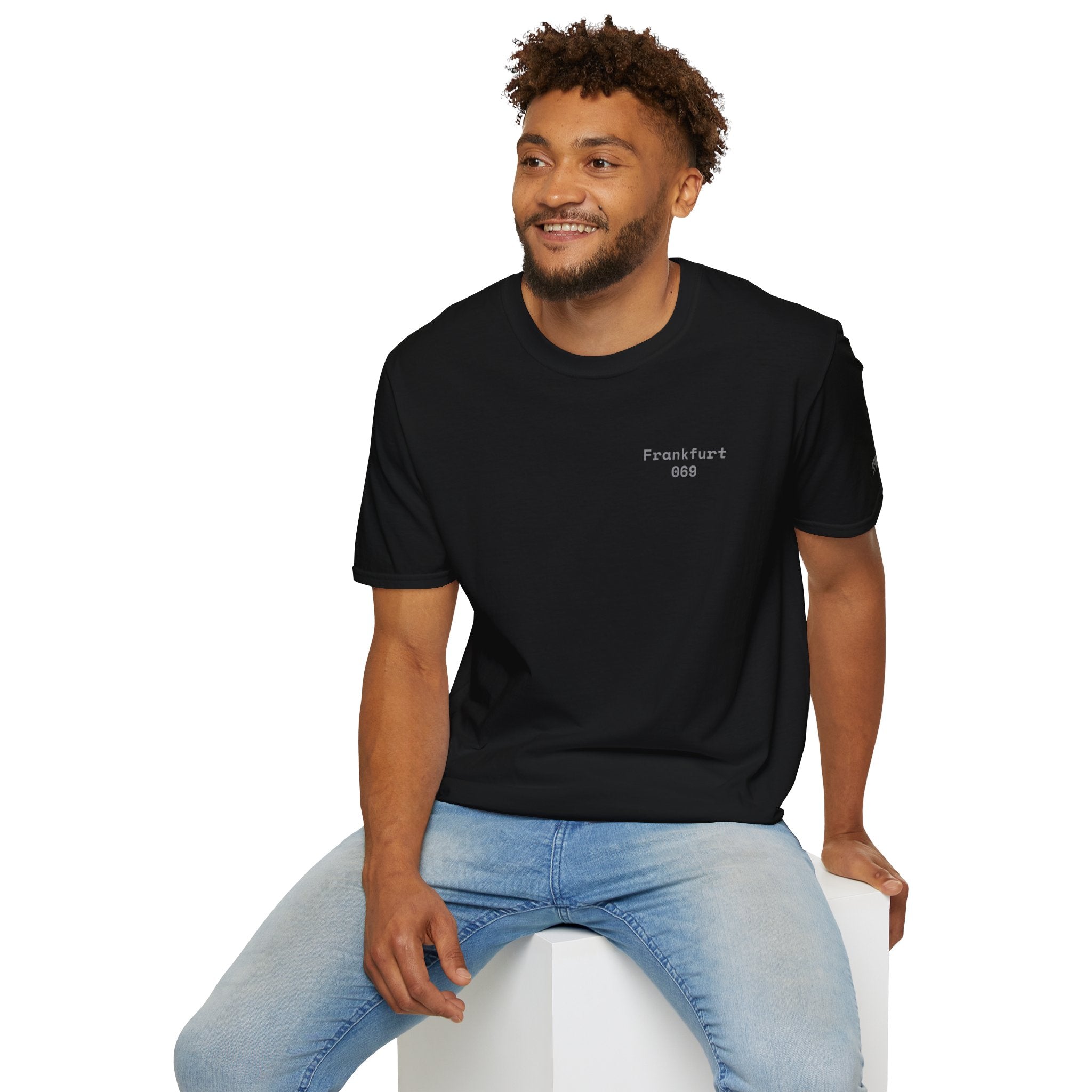 Frankfurt T-Shirt – Minimal Streetwear | UrbanPrintz