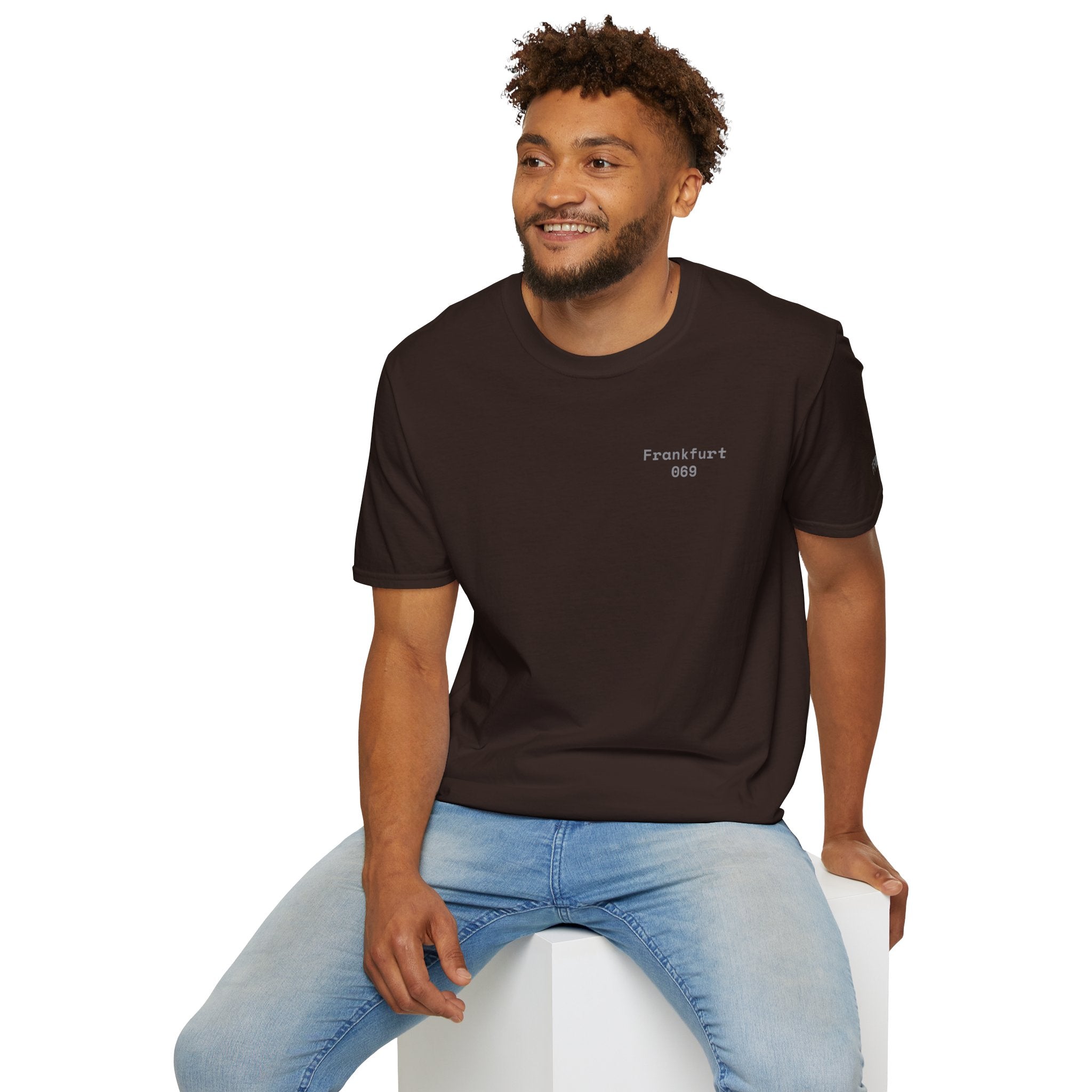Frankfurt T-Shirt – Minimal Streetwear | UrbanPrintz