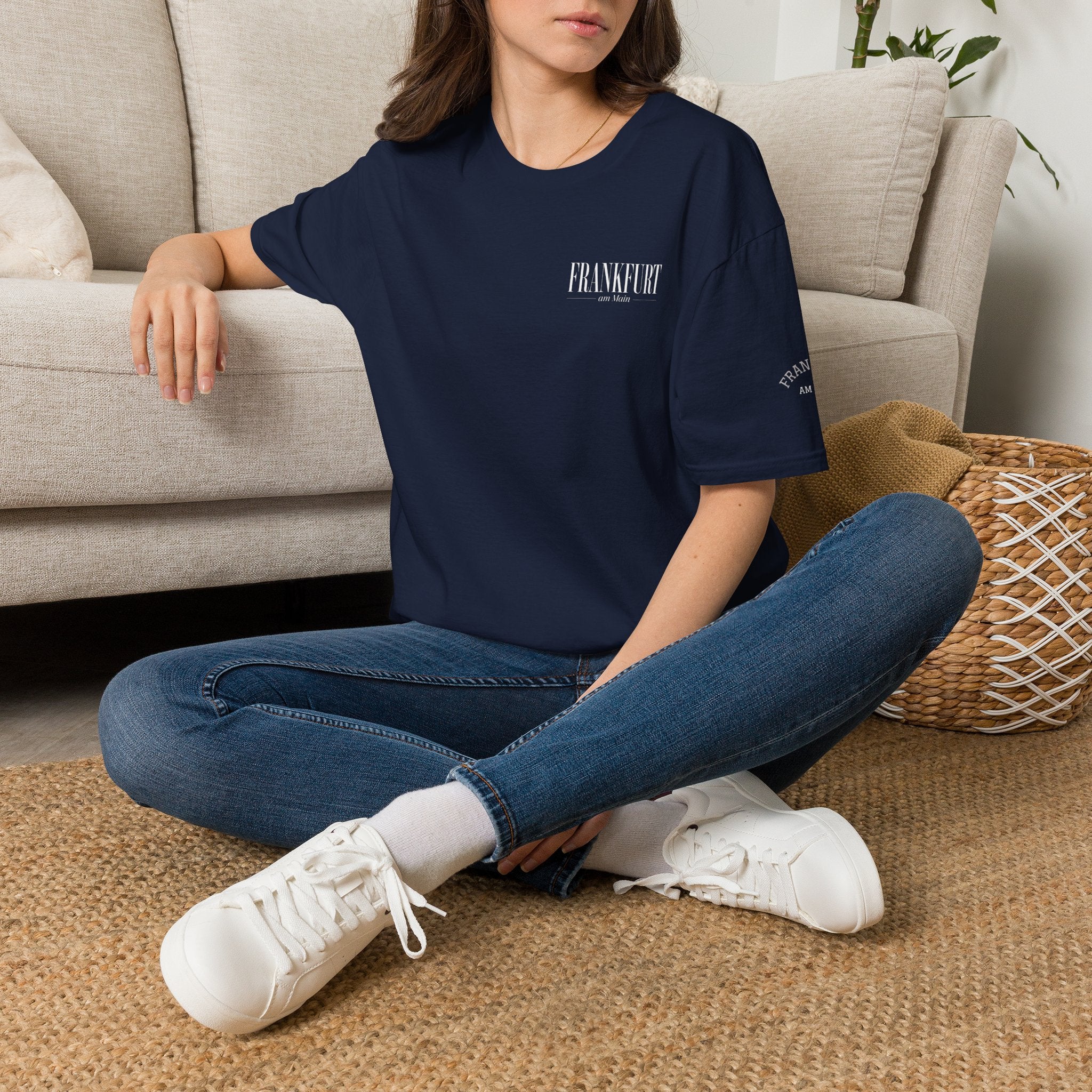 Copy of Frankfurt am Main (klein) Elegantes Typografie T Shirt | UrbanPrintz